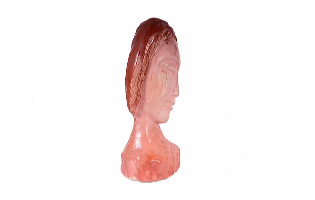 Enzo Bisi, Volto di donna, scultura in gesso rosa, anni 2000 3