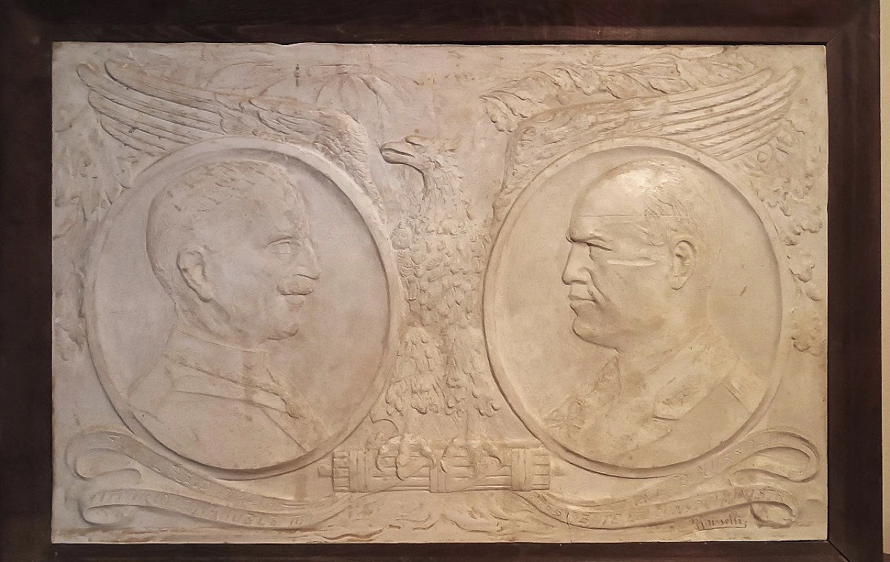 Plaster bas-relief of Victor Emmanuel III and Mussolini, 1920s 4