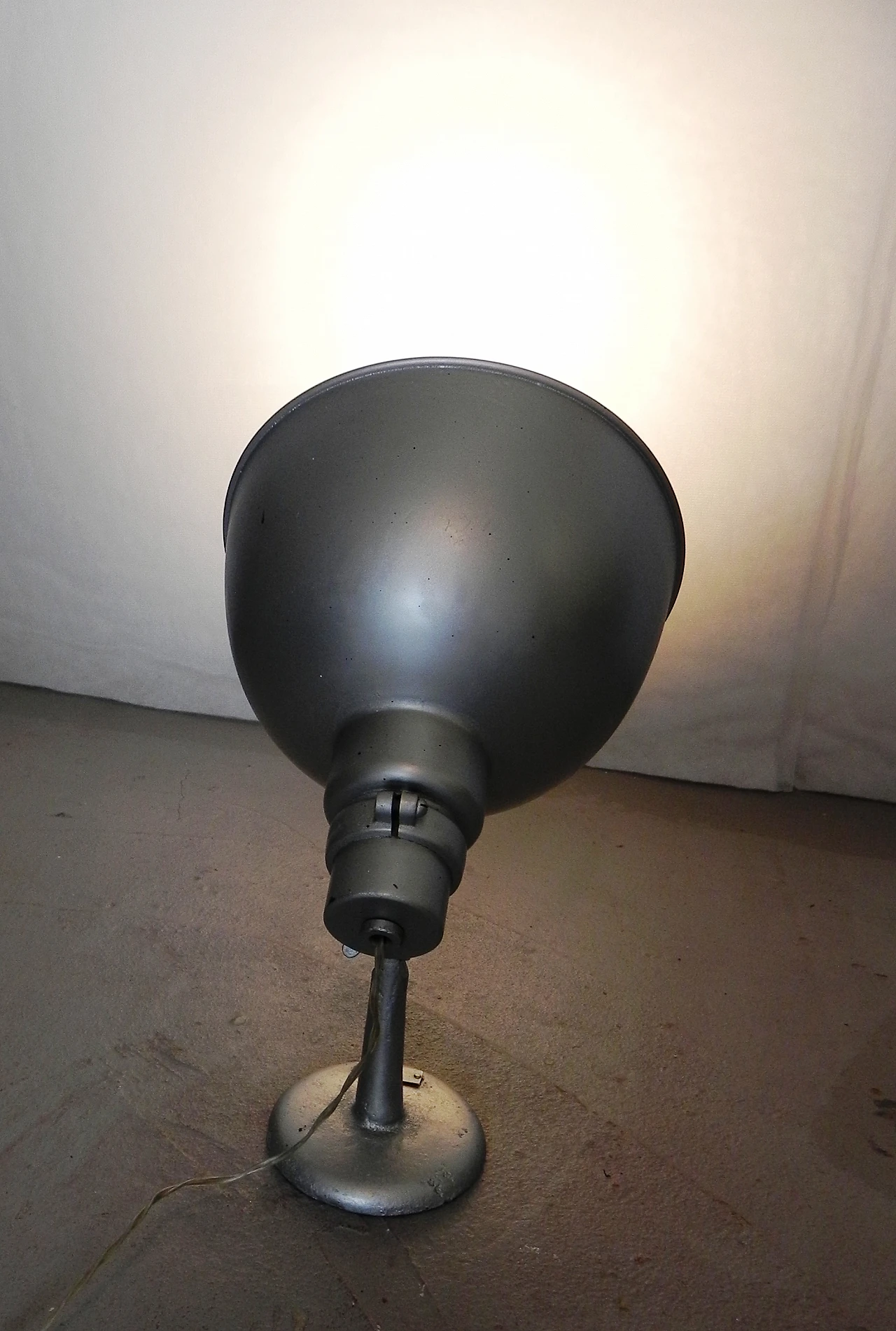 Industrial aluminium and cast iron spotlight, 1950s 4