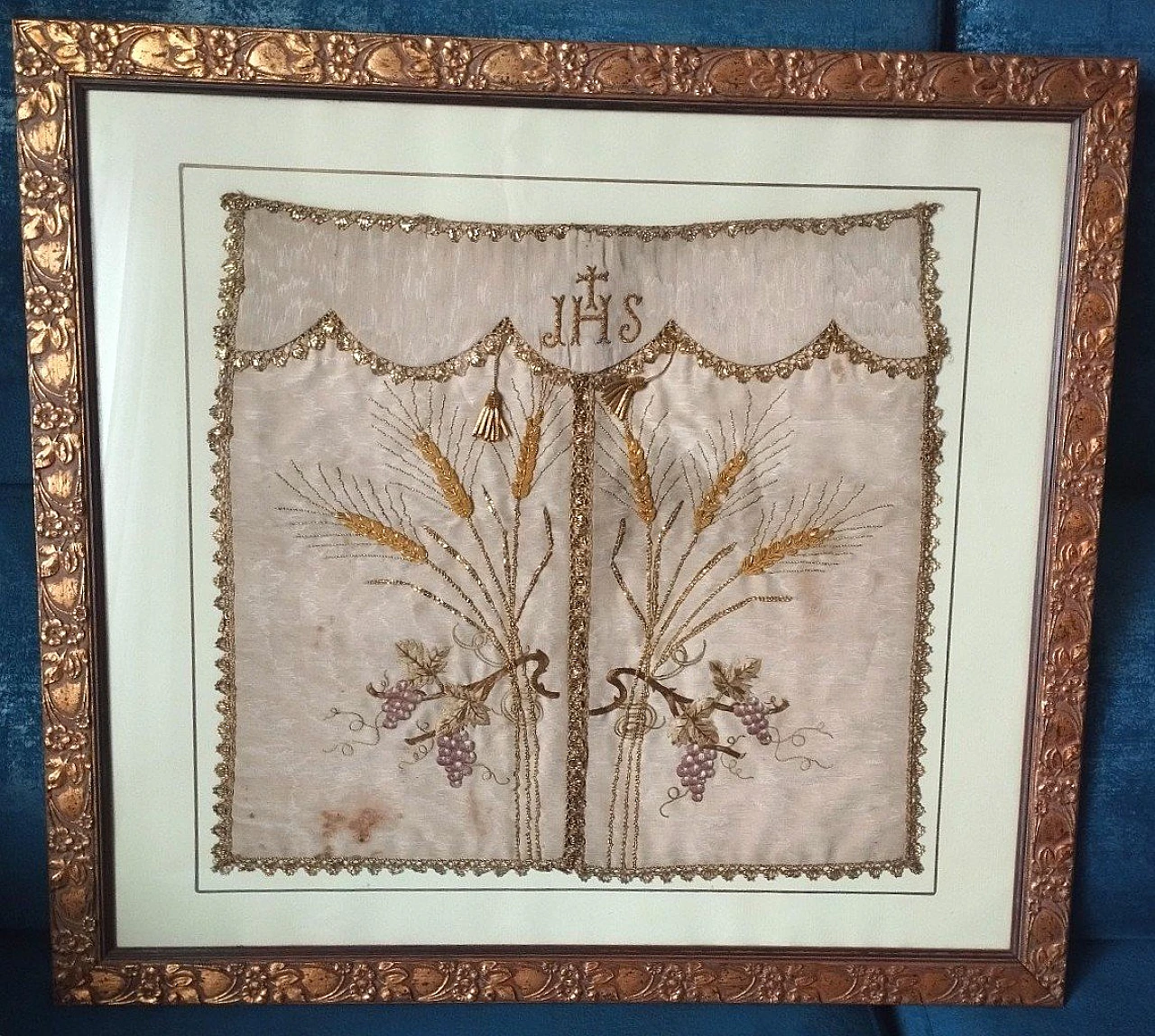 Embroidered fabric tabernacle conopeo, early 19th century 10