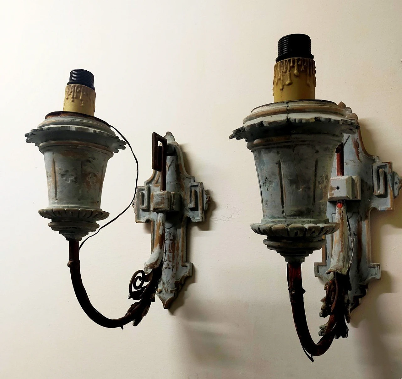 Pair of lacquered wood and wrought iron wall lights, late 19th century 4