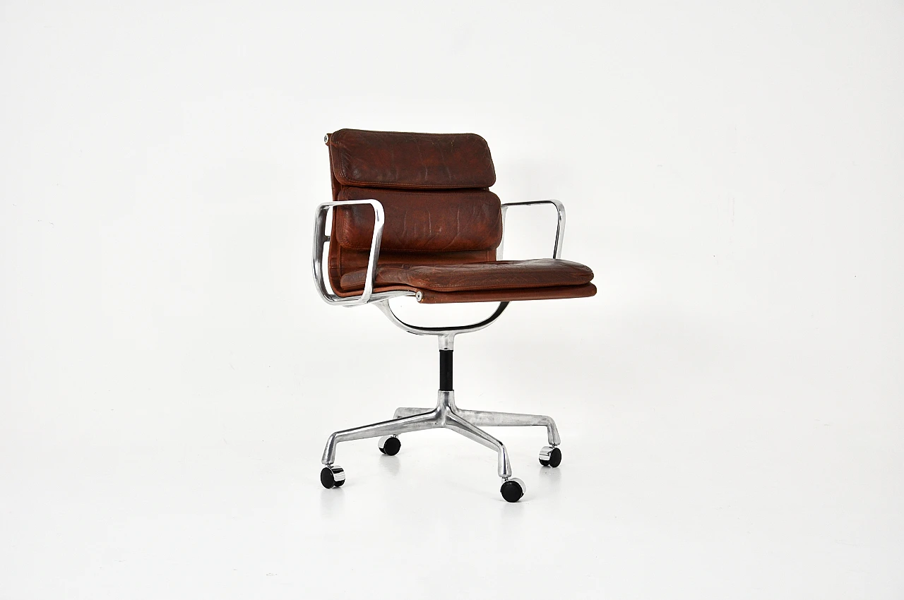 Sedia Soft Pad di Charles e Ray Eames per Herman Miller, anni '70 1