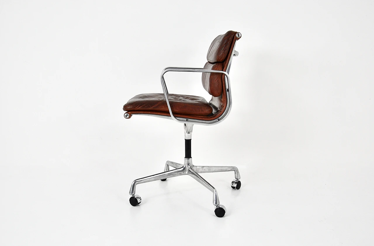 Sedia Soft Pad di Charles e Ray Eames per Herman Miller, anni '70 6