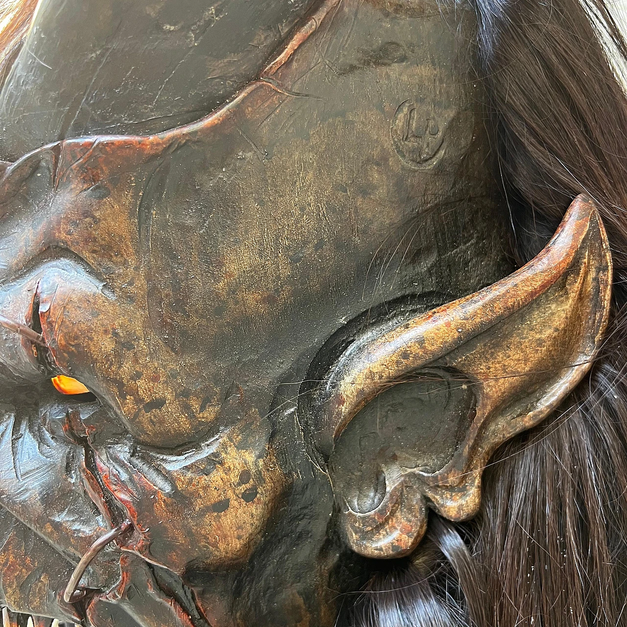 Maschera da Krampus in cirmolo e pelo caprino di Luca Pojer, 2019 12