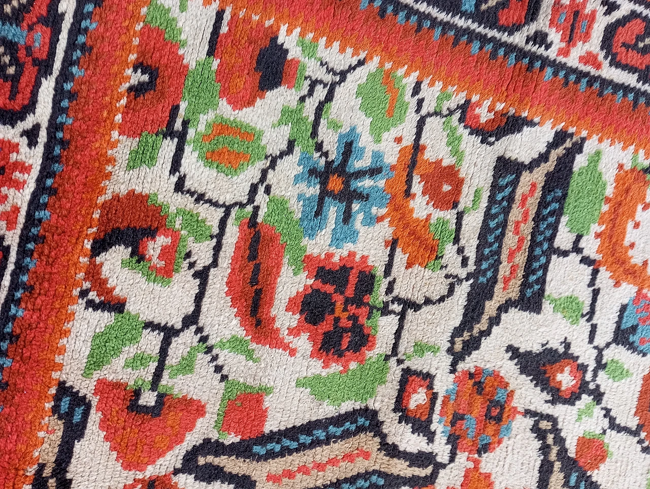 Anatolian-style carpet with Ushak bird design, 1950s 8