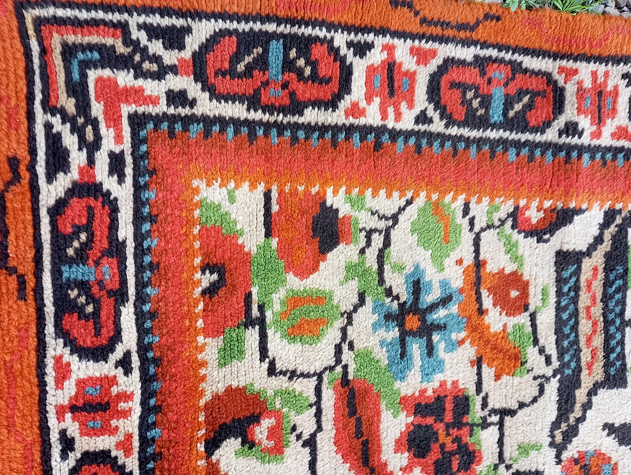 Anatolian-style carpet with Ushak bird design, 1950s 9