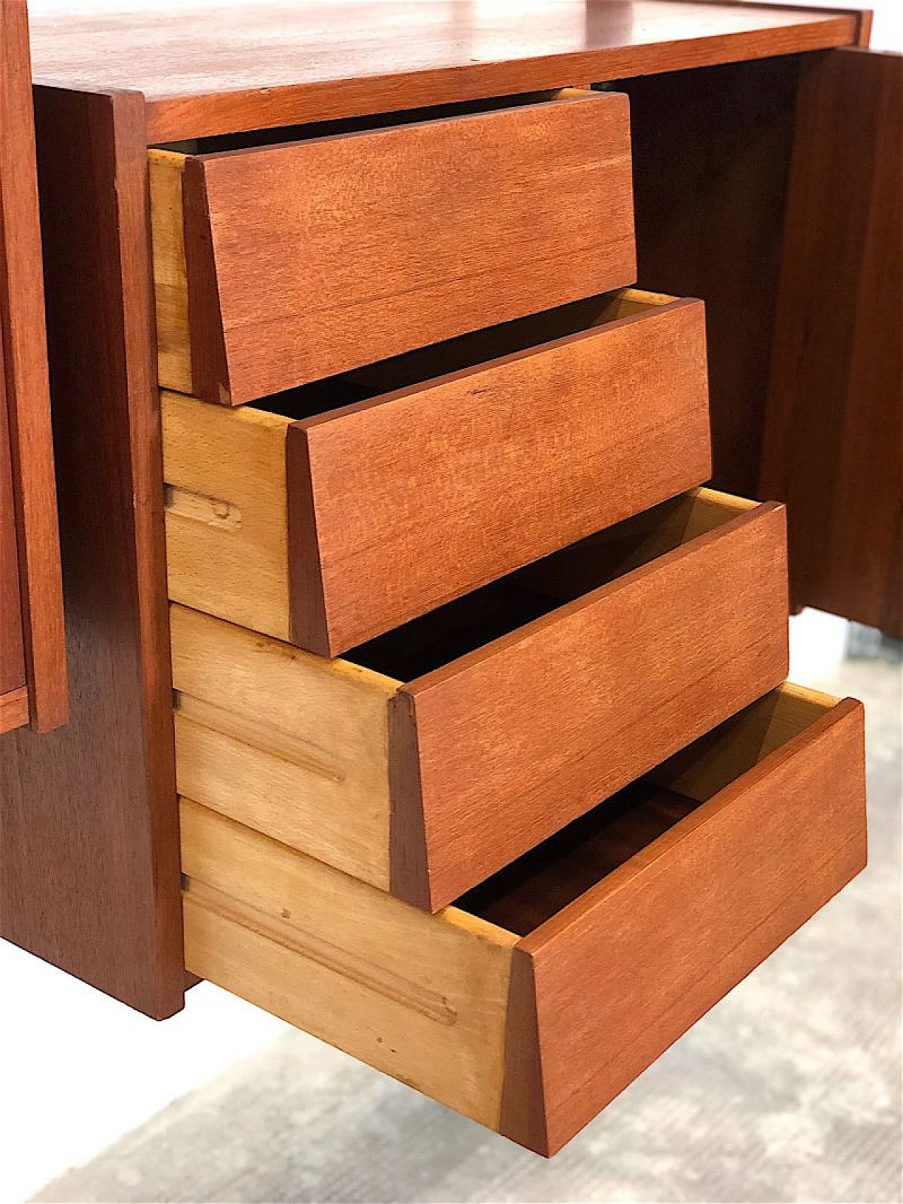 Teak and metal floor-to-ceiling modular bookcase, 1960s 13