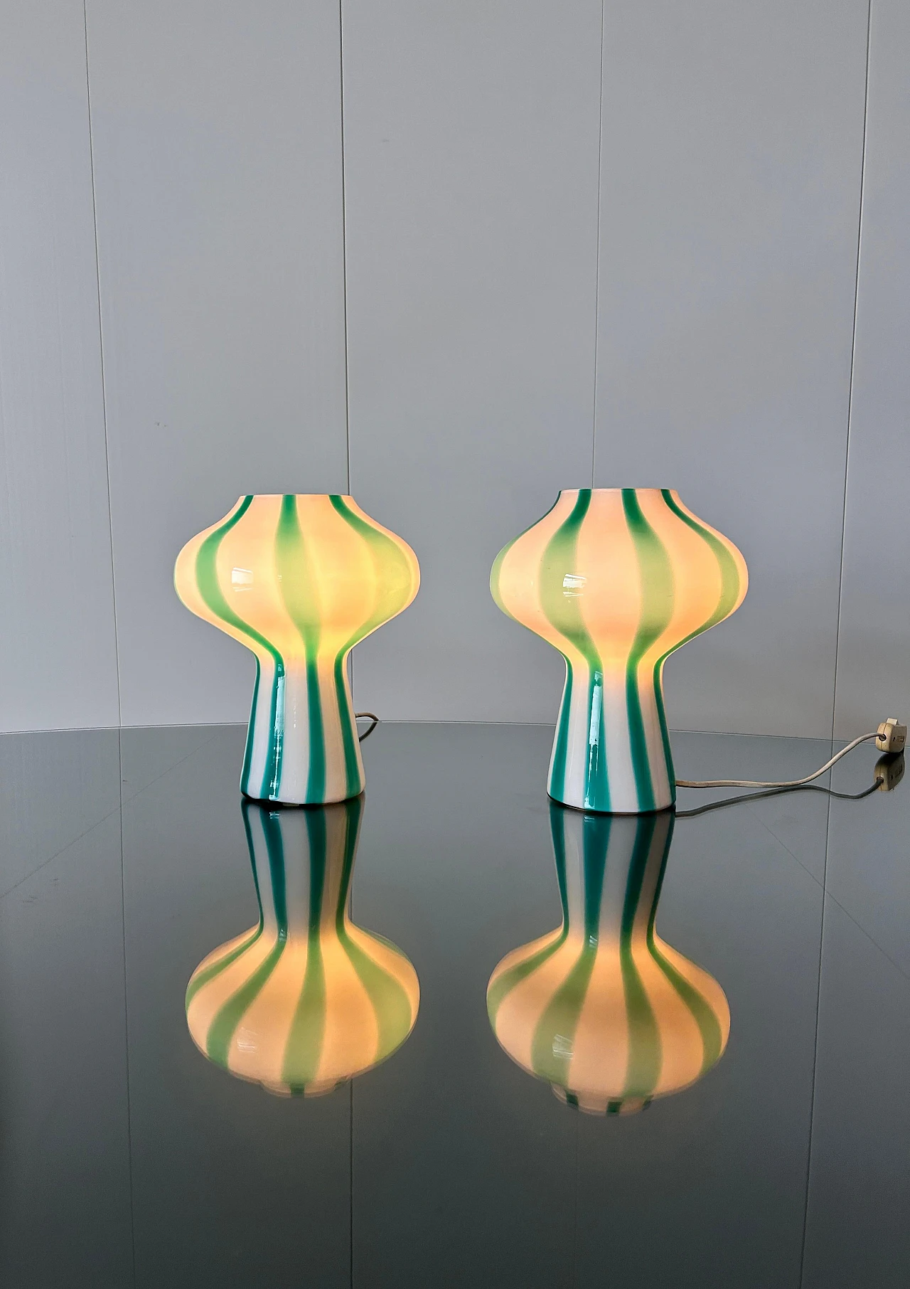 Pair of Fungo table lamps by Massimo Vignelli for Venini, 1955 10