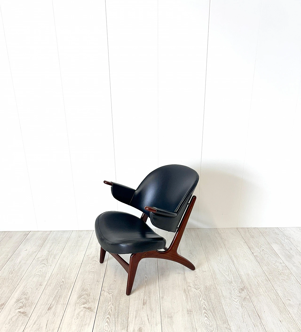 Leather armchair by Arne Hovmand - Olsen, 1960s 3