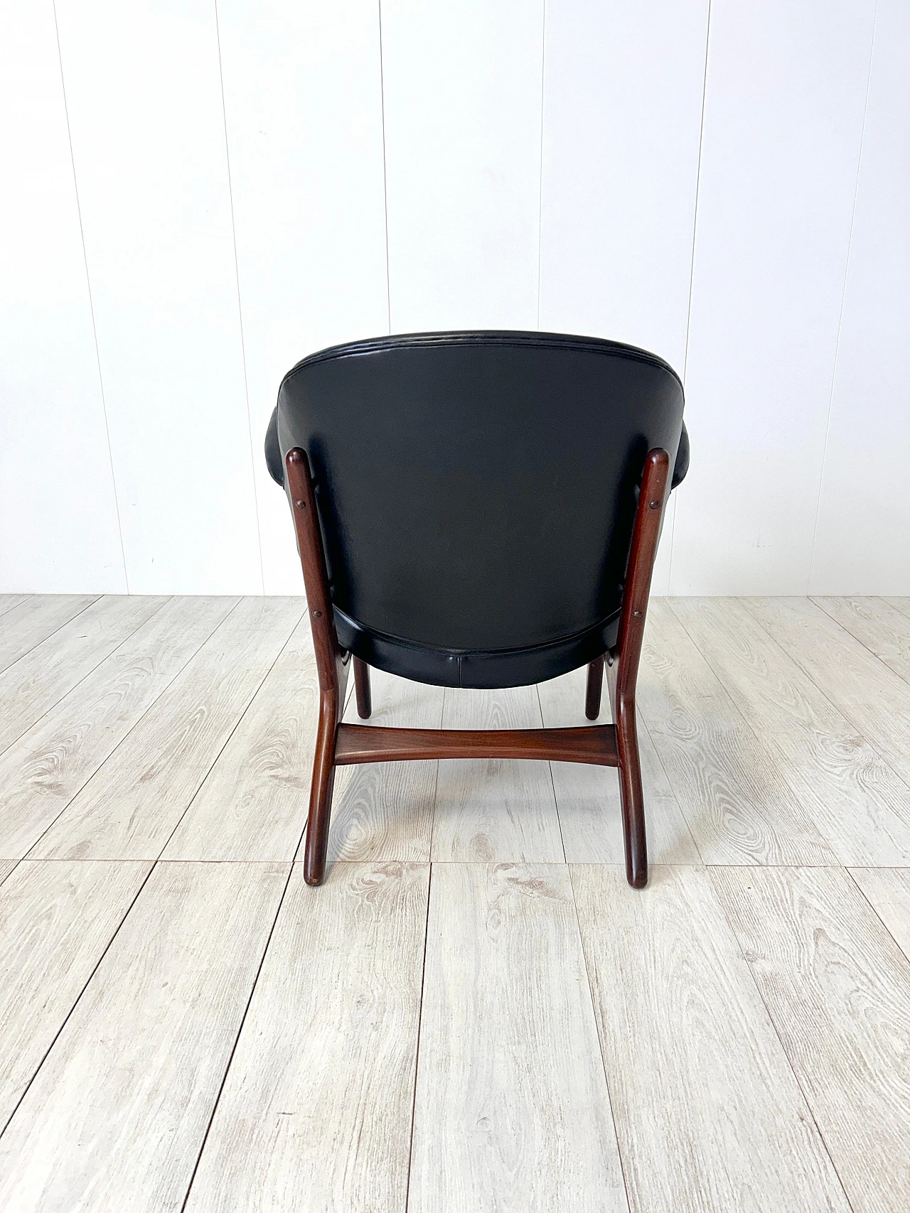 Leather armchair by Arne Hovmand - Olsen, 1960s 6