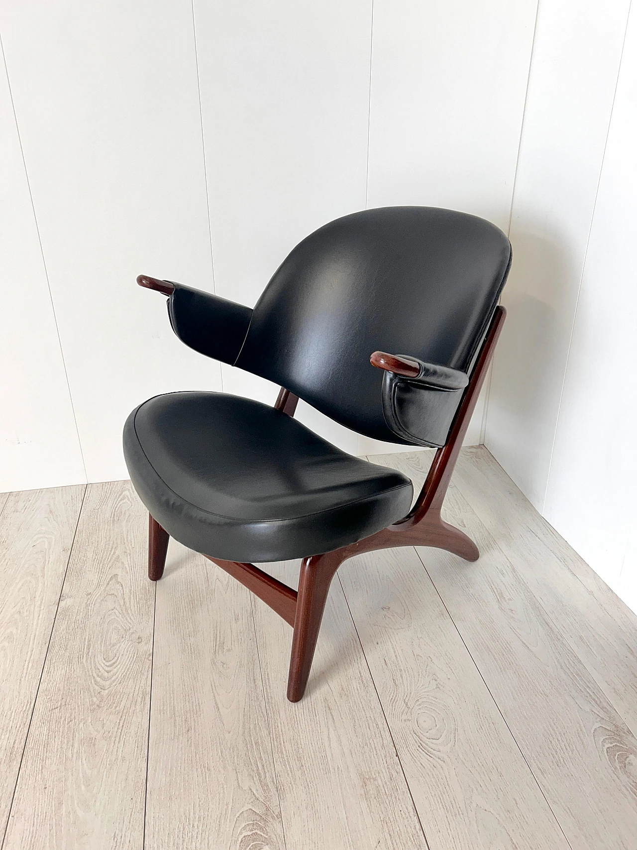 Leather armchair by Arne Hovmand - Olsen, 1960s 9