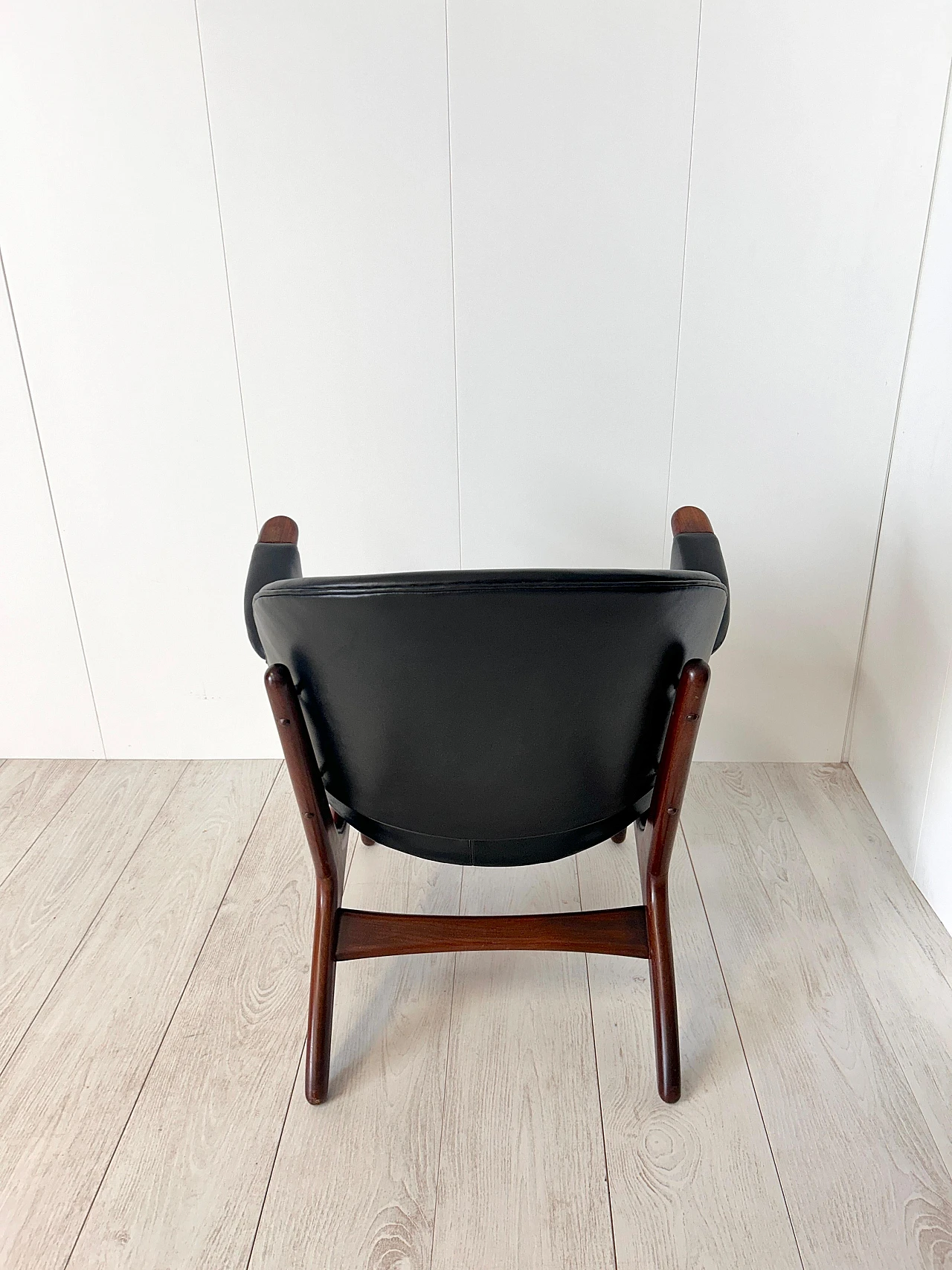 Leather armchair by Arne Hovmand - Olsen, 1960s 15