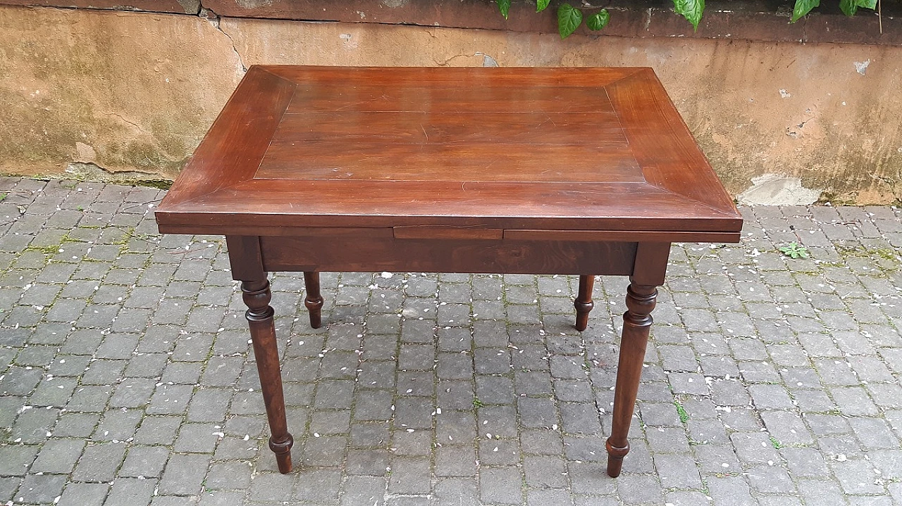 Piedmontese walnut extendable table with drawer, mid-19th century 7