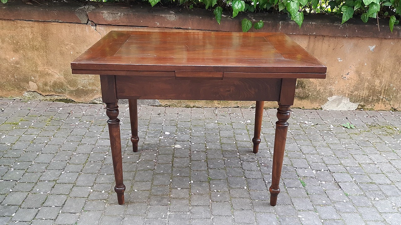 Piedmontese walnut extendable table with drawer, mid-19th century 8