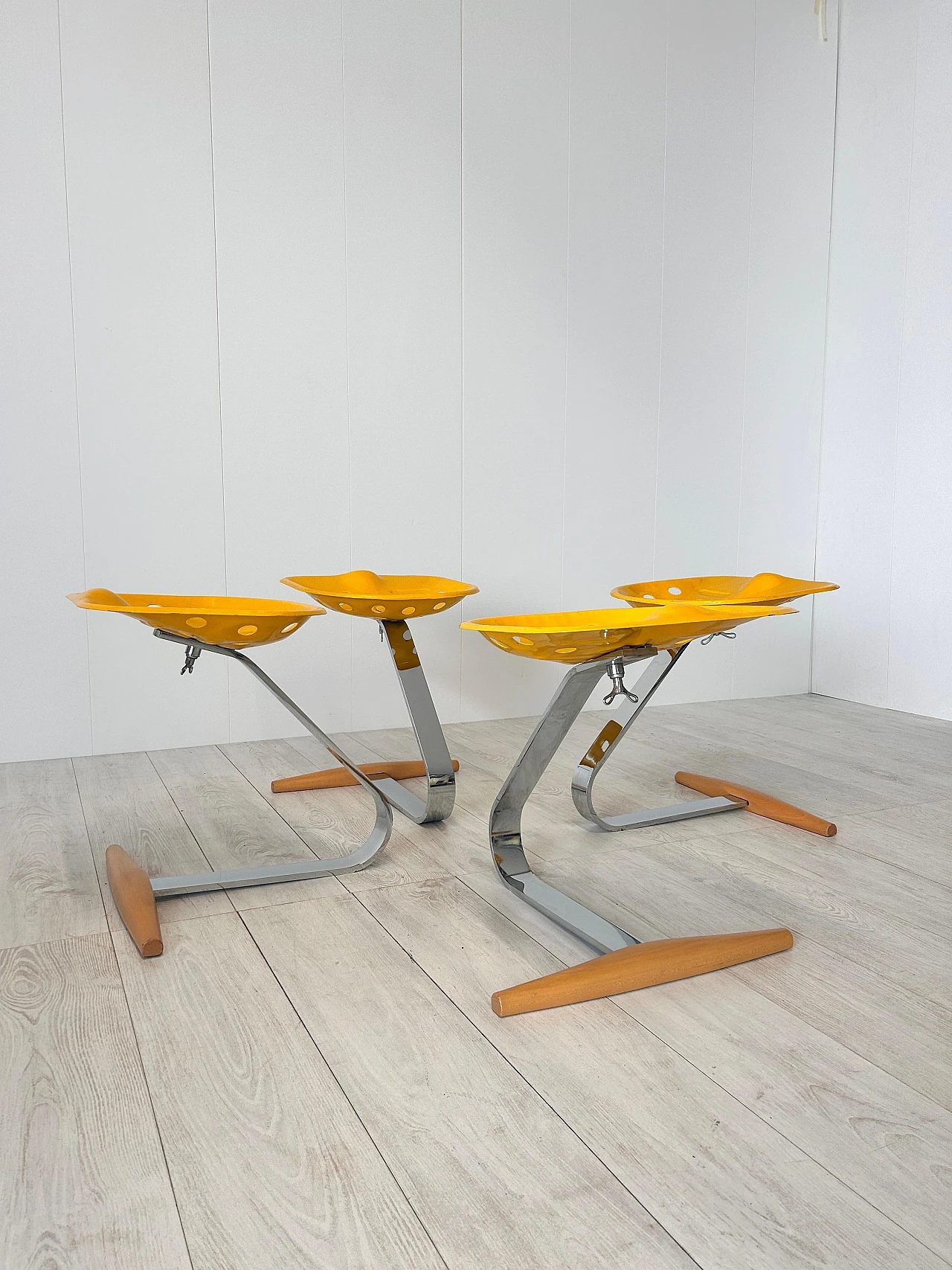 4 Mezzadro stools by Fratelli Castiglioni for Zanotta, 1970s 4