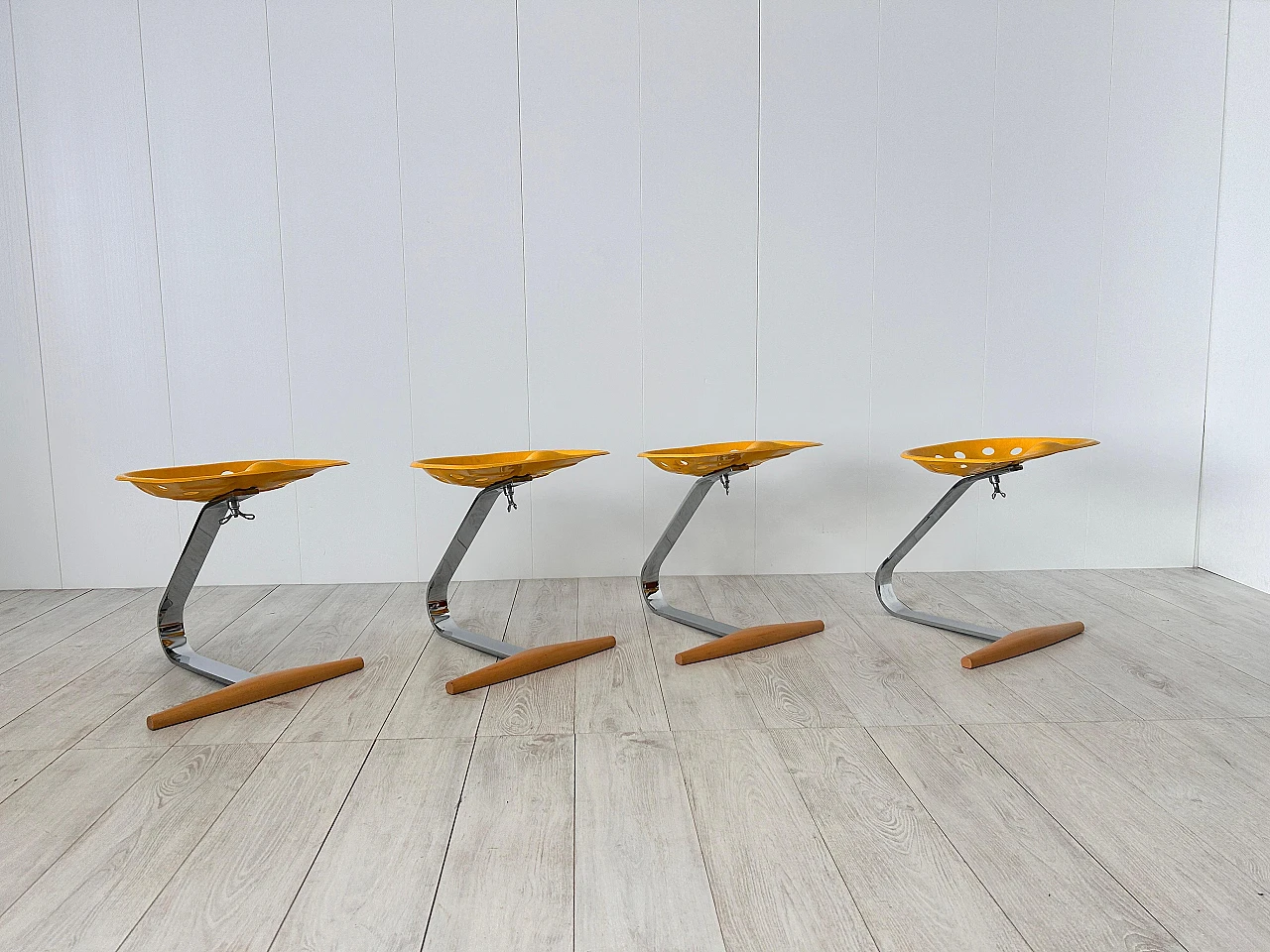 4 Mezzadro stools by Fratelli Castiglioni for Zanotta, 1970s 5