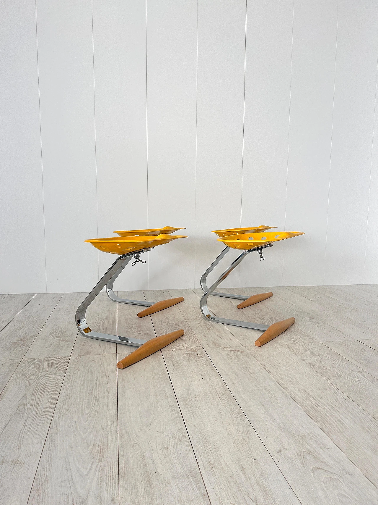 4 Mezzadro stools by Fratelli Castiglioni for Zanotta, 1970s 10