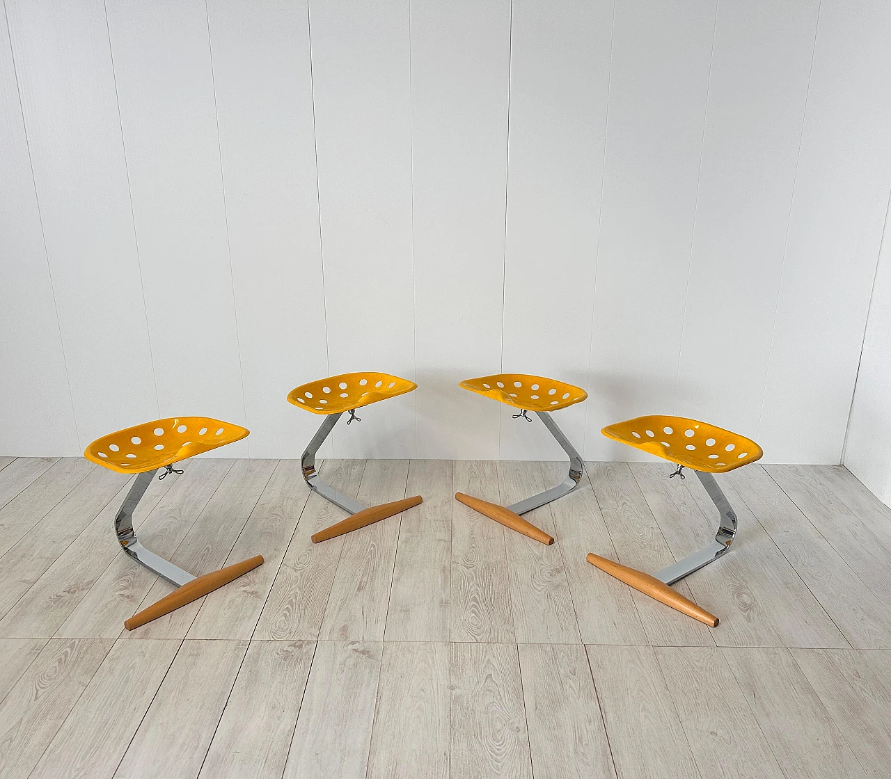 4 Mezzadro stools by Fratelli Castiglioni for Zanotta, 1970s 12