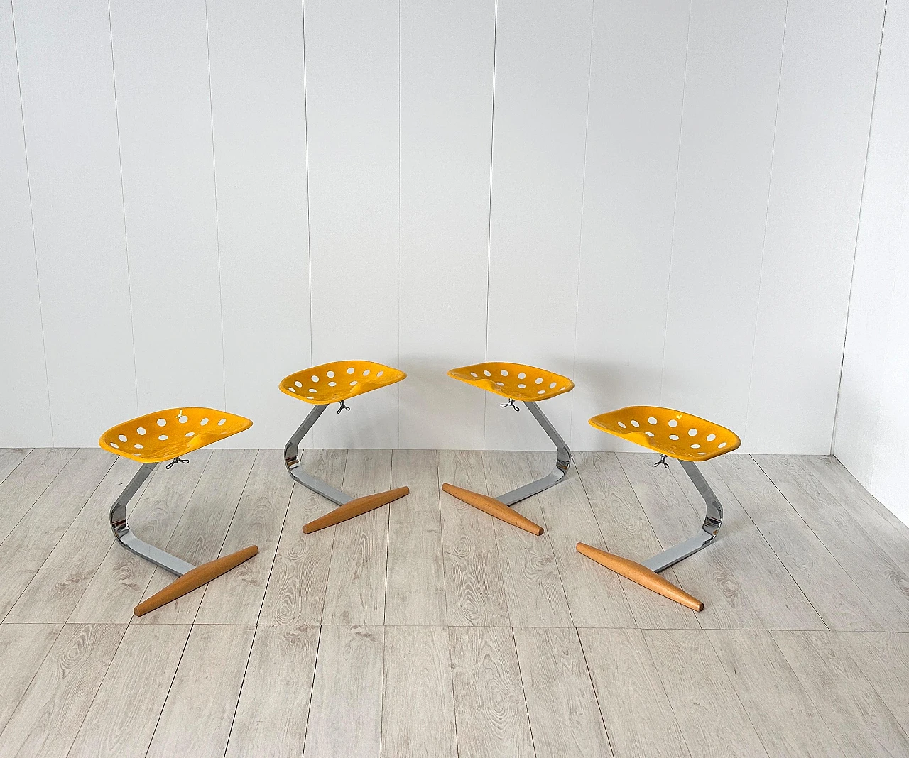 4 Mezzadro stools by Fratelli Castiglioni for Zanotta, 1970s 14