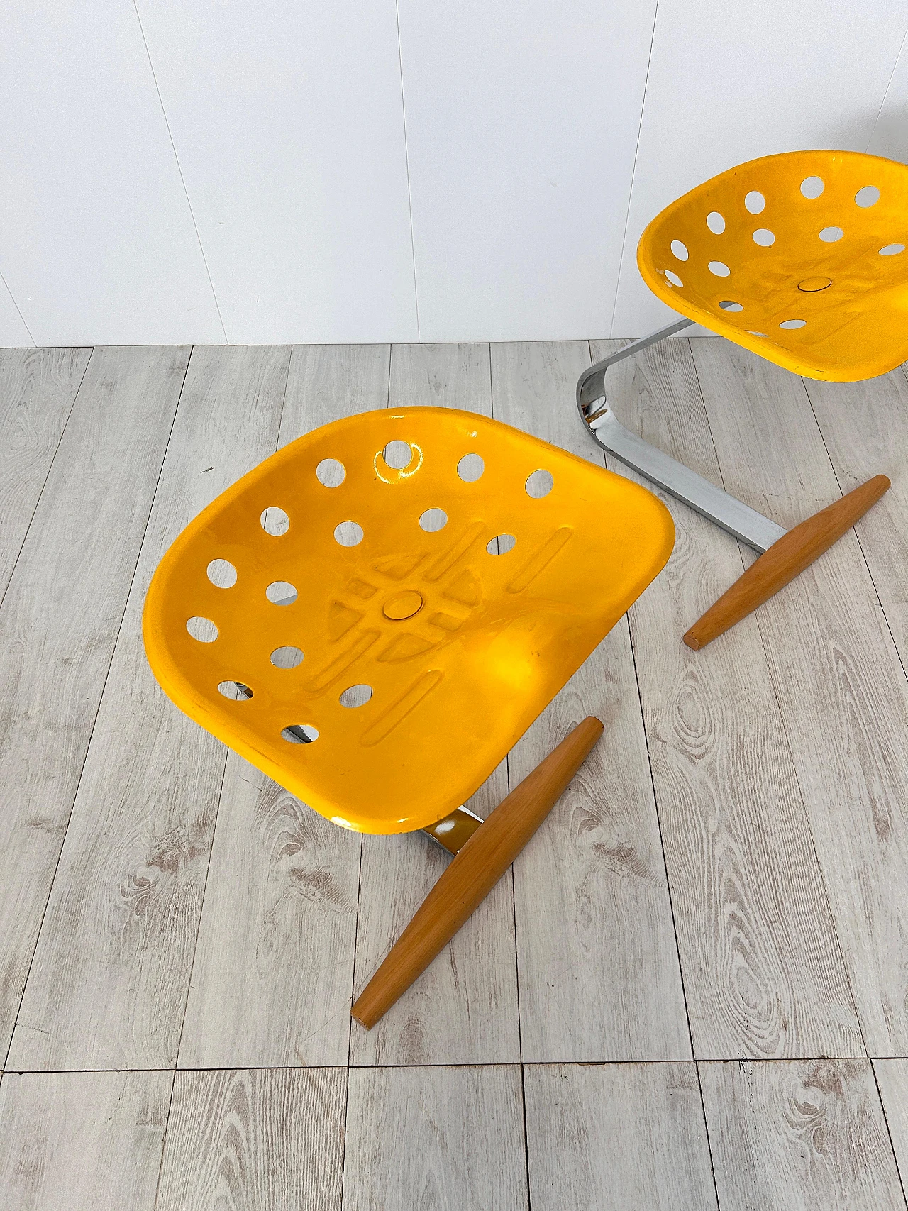 4 Mezzadro stools by Fratelli Castiglioni for Zanotta, 1970s 20