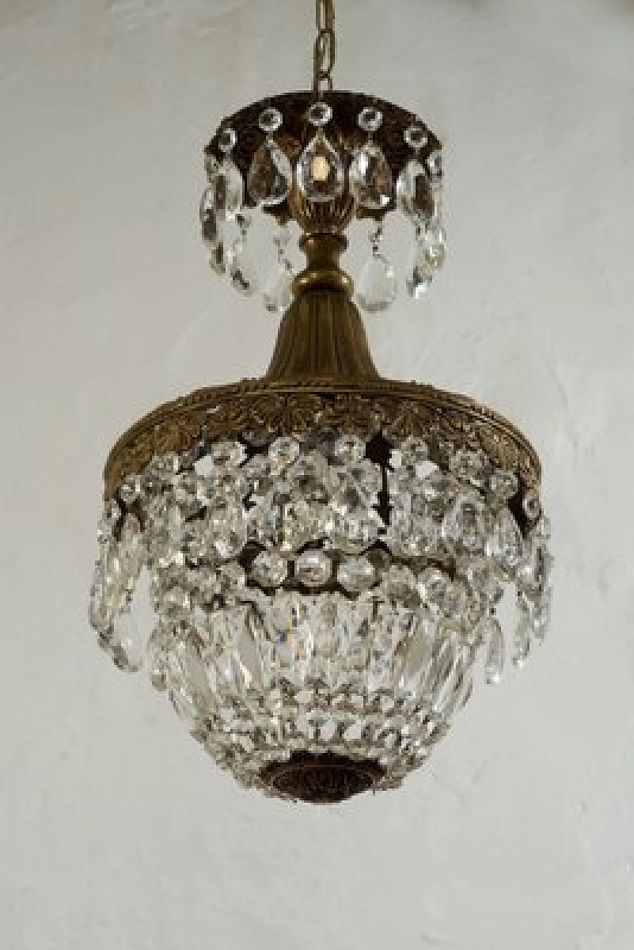 Lampadario Art Déco in ottone con gocce in vetro, anni '40 9