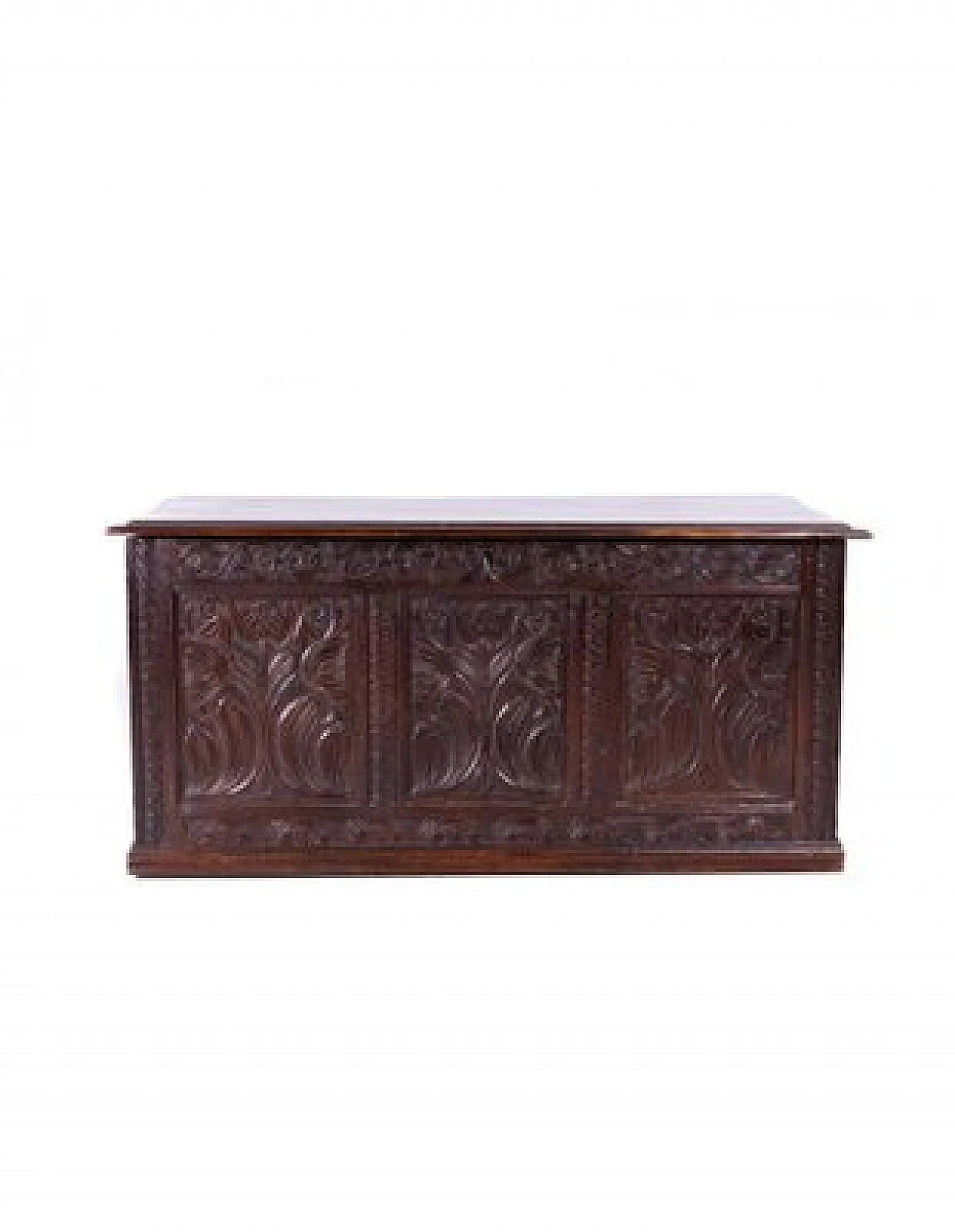 Renaissance style walnut chest, 1920s 1