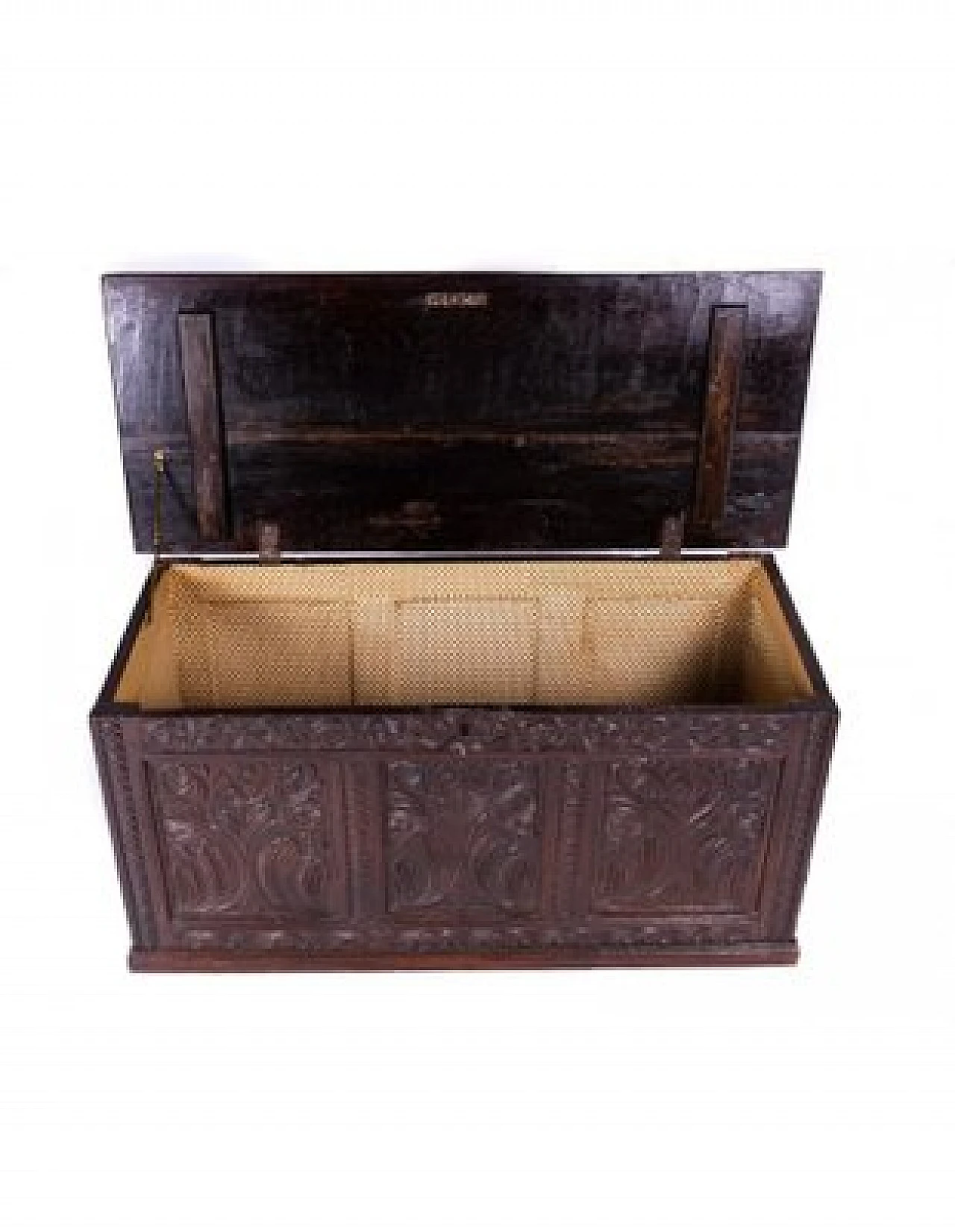 Renaissance style walnut chest, 1920s 2