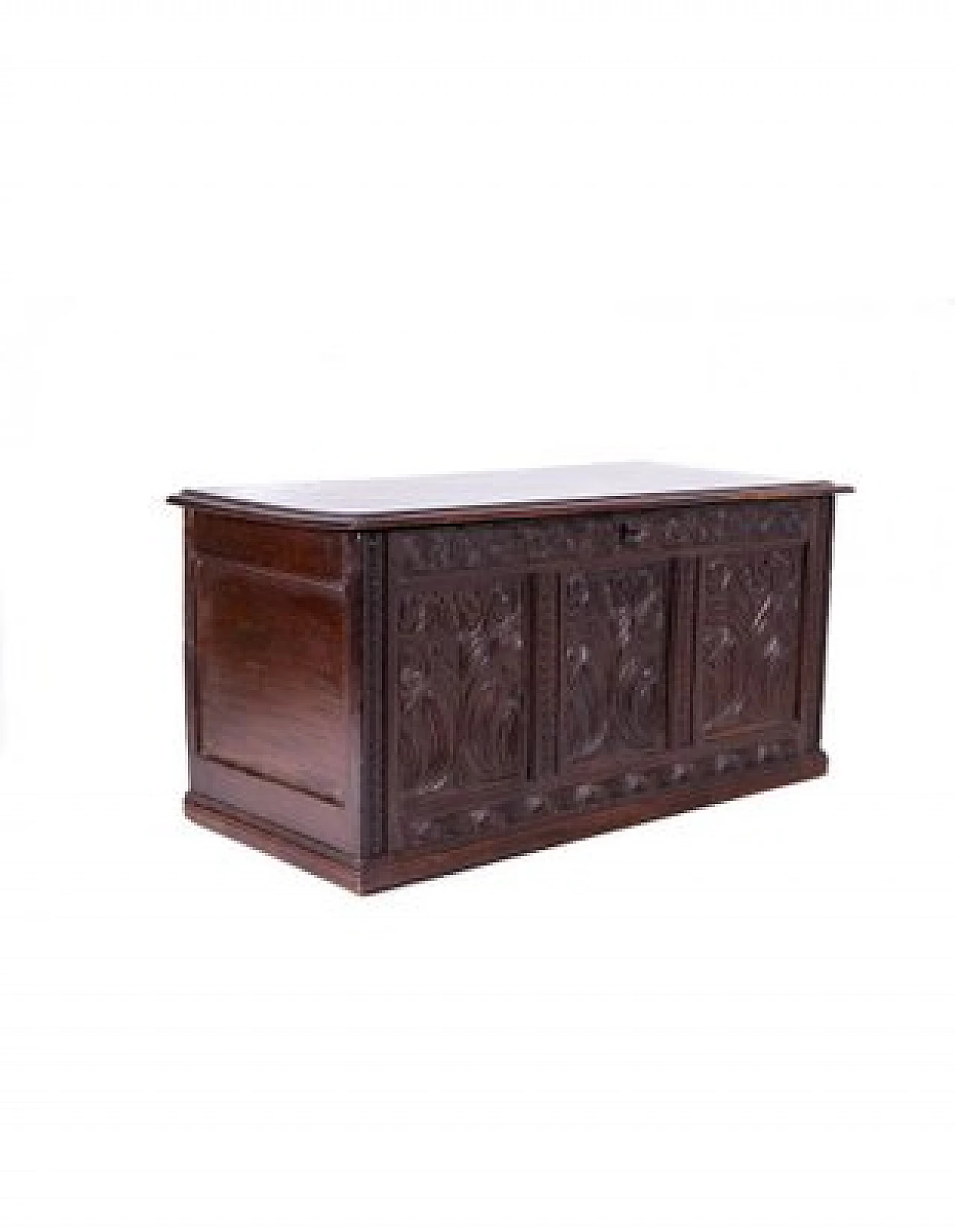 Renaissance style walnut chest, 1920s 3