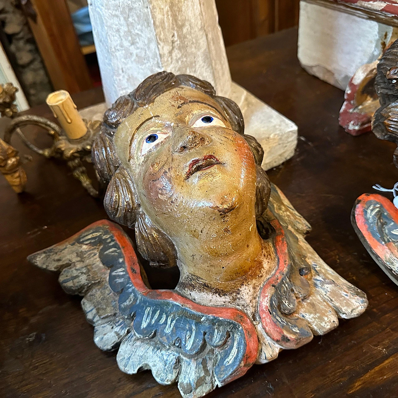 Angel heads, pair of lacquered wood sculptures, mid-18th century 5