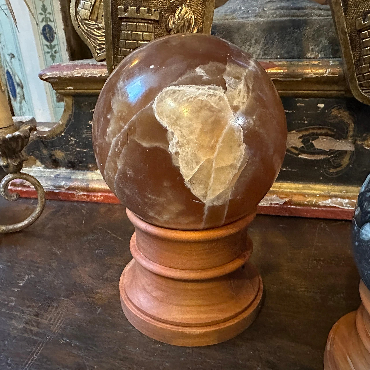 Pair of Art Deco marble spheres on cherry wood base, 1930s 3