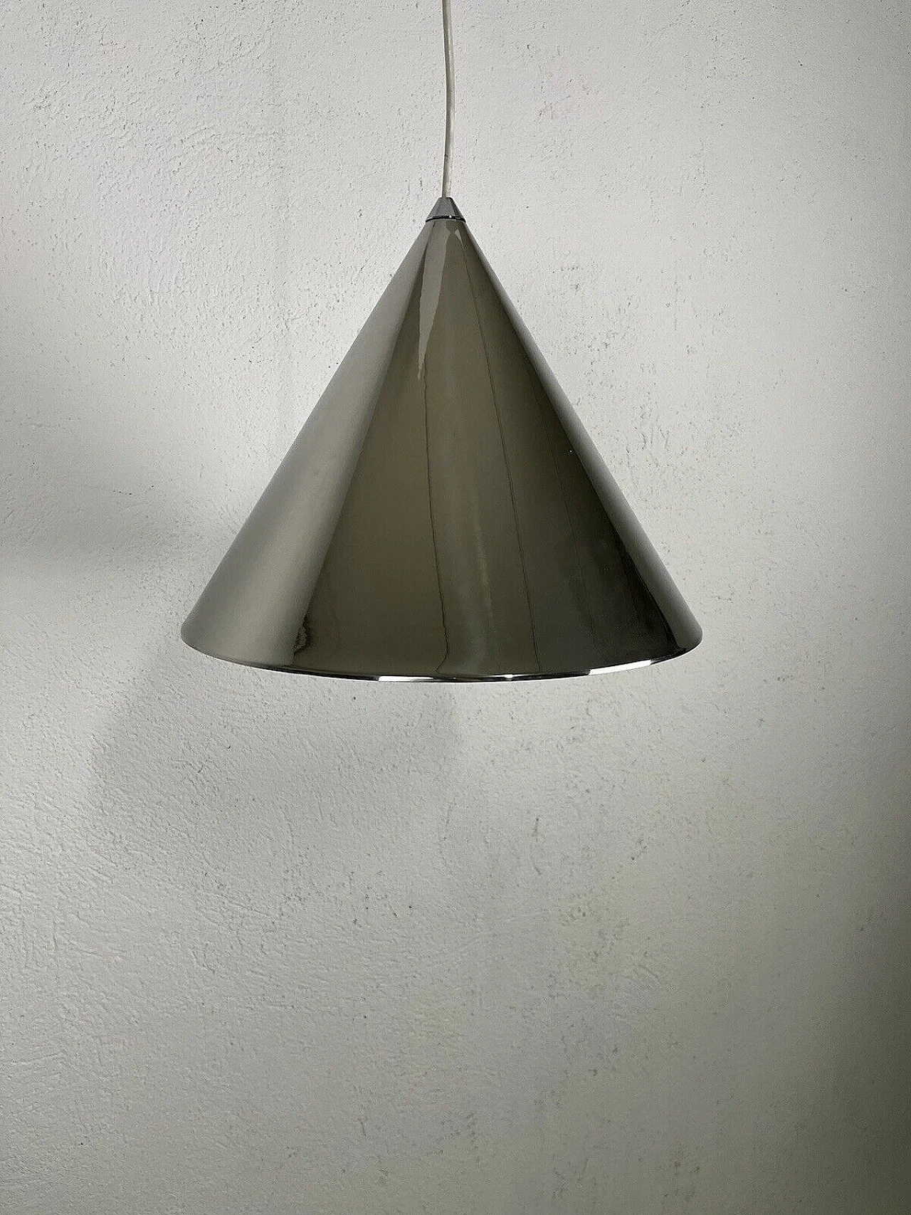 Lampada a sospensione conica in metallo cromato di Reggiani, anni '70 6