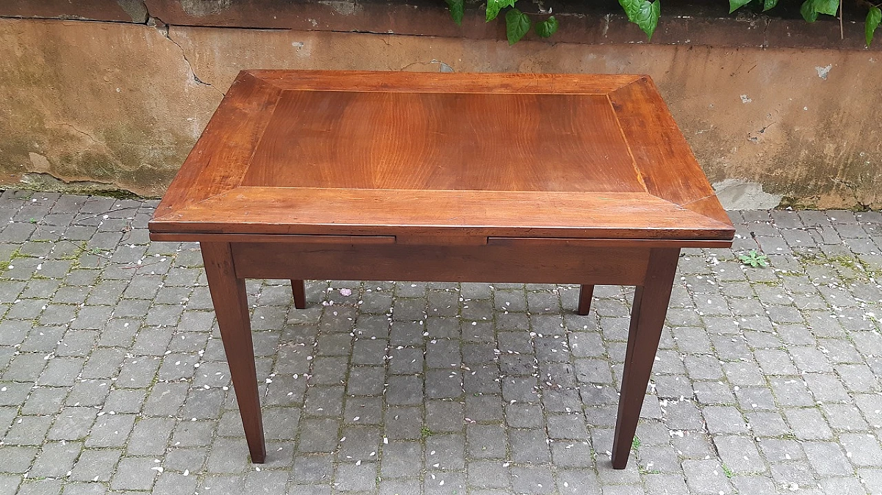 Romagna walnut and cherry wood extendable table, 19th century 7