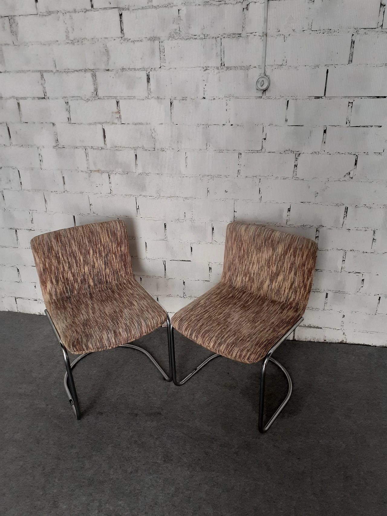 Pair of Lens chairs by Giovanni Offredi for Saporiti, 1970s 2