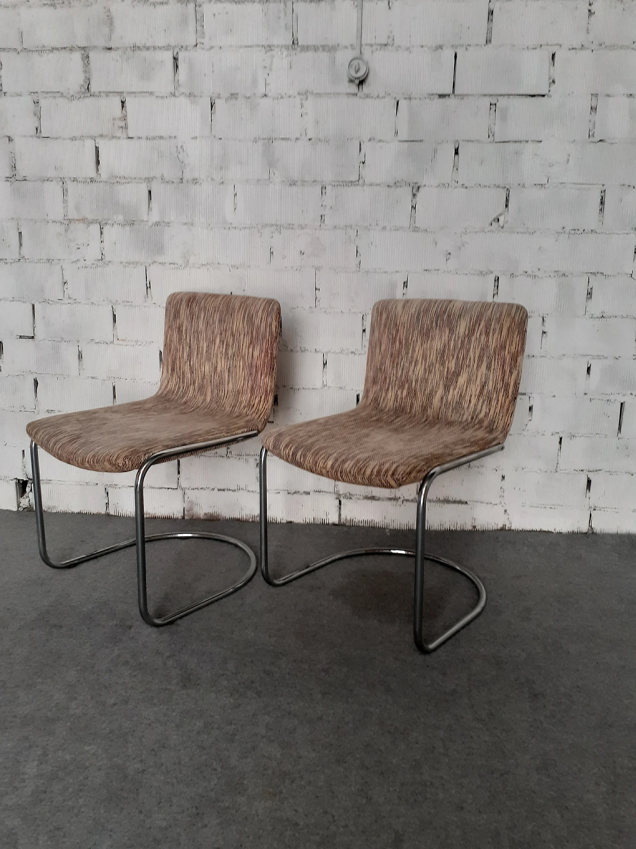 Pair of Lens chairs by Giovanni Offredi for Saporiti, 1970s 10