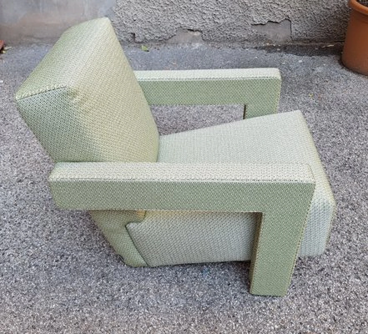 Poltrona in tessuto verde e bianco di Gerrit Rietveld per Cassina 3