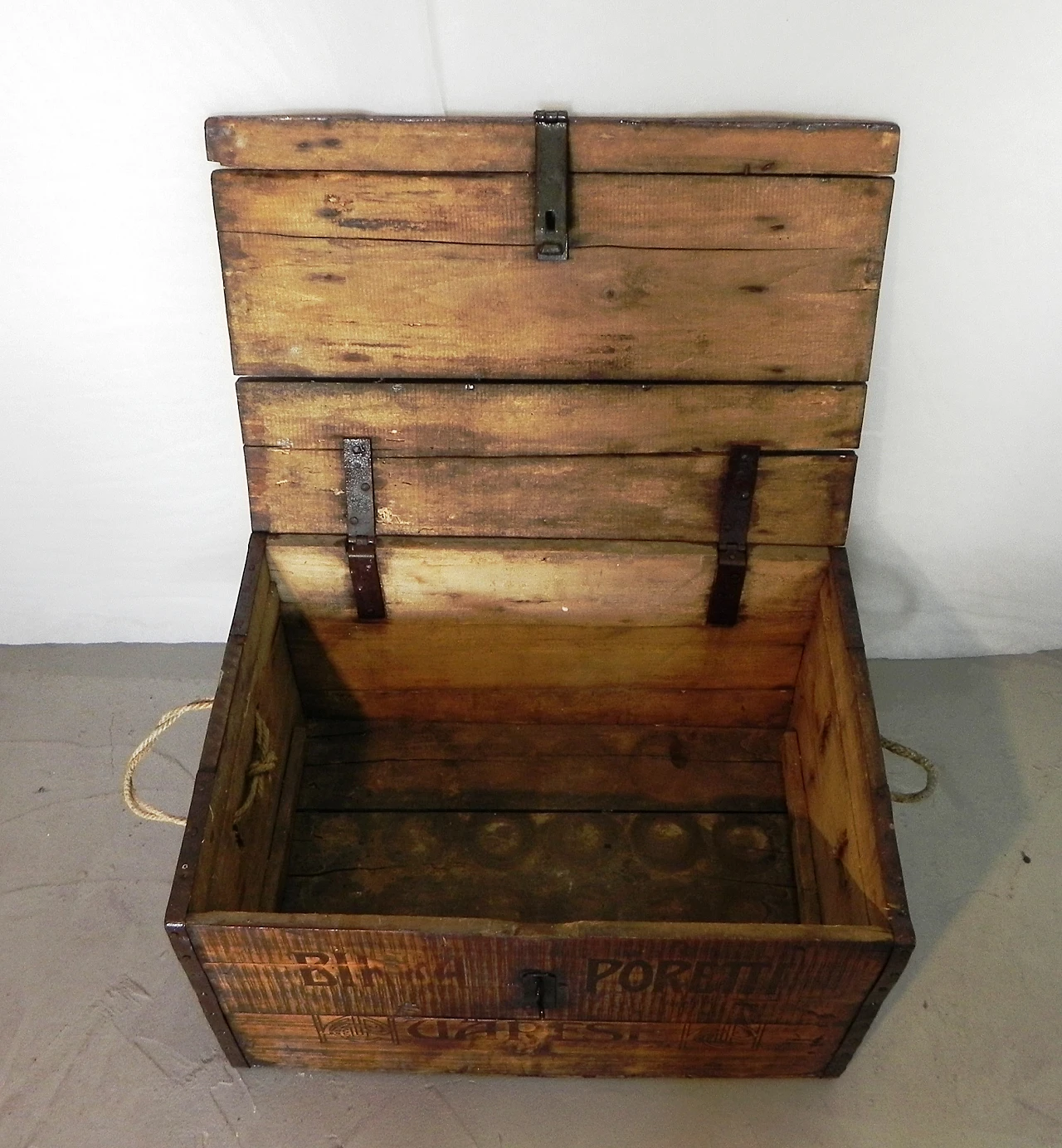 Poretti beer trunk in solid oak wood, 1912 18