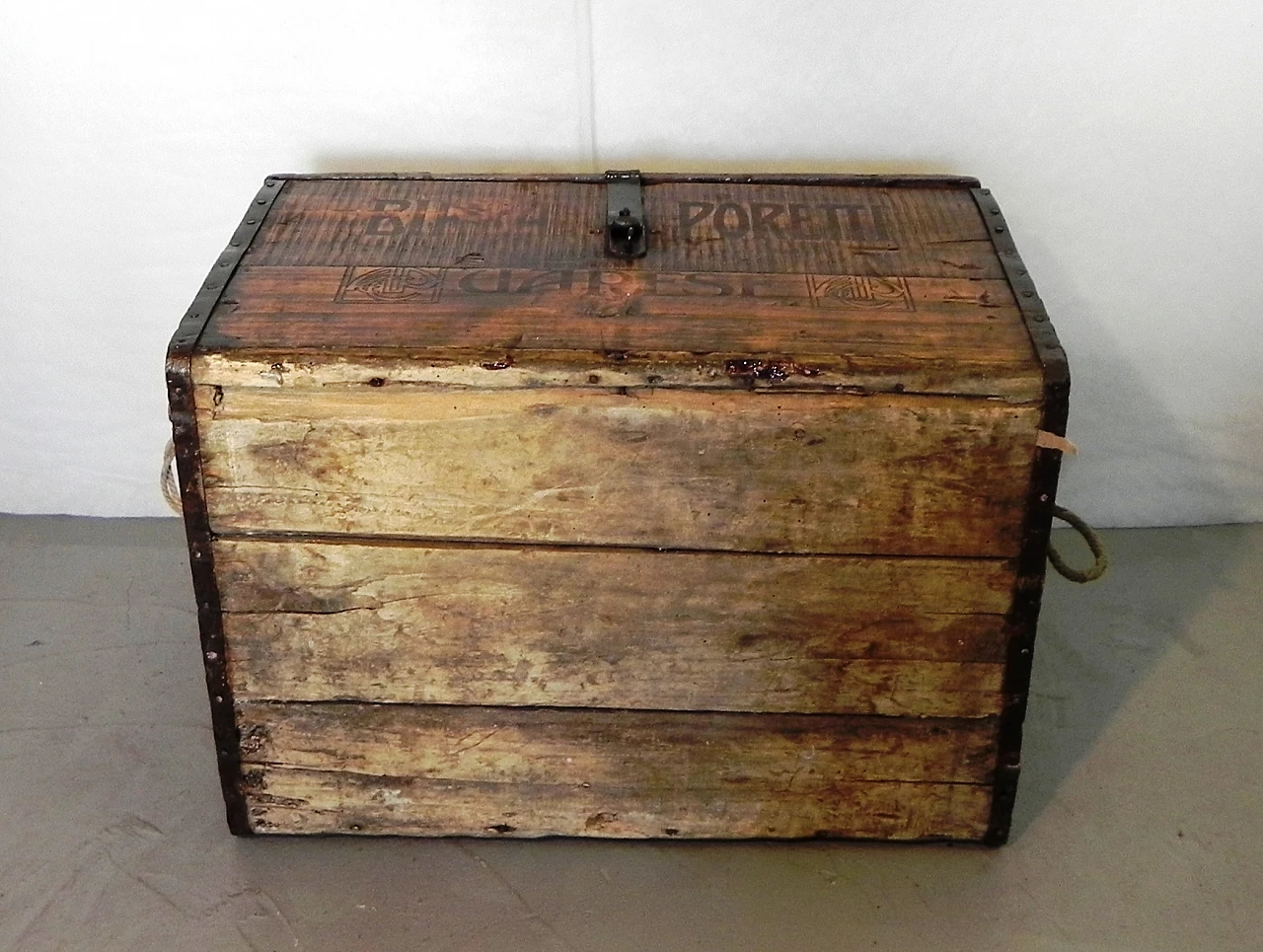 Poretti beer trunk in solid oak wood, 1912 20