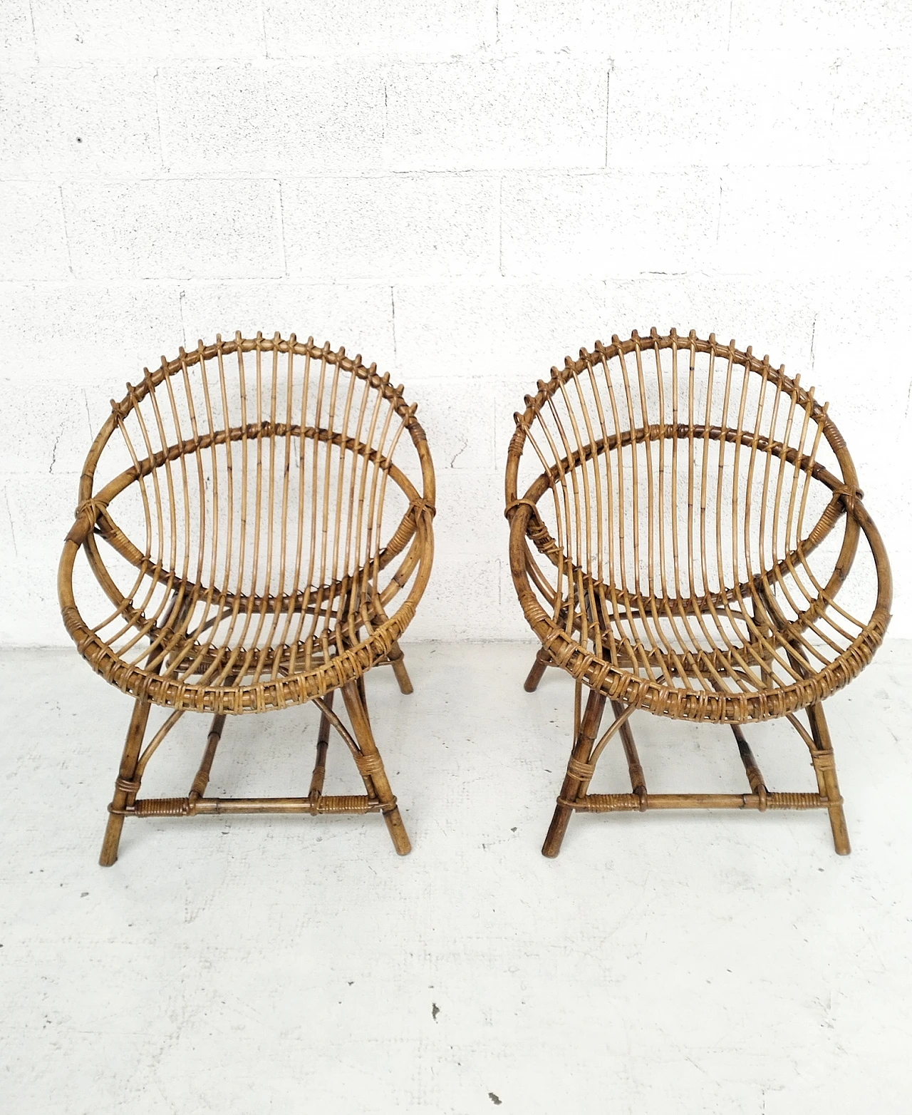 Pair of egg-shaped wicker chairs by Bonacina, 1960s 9