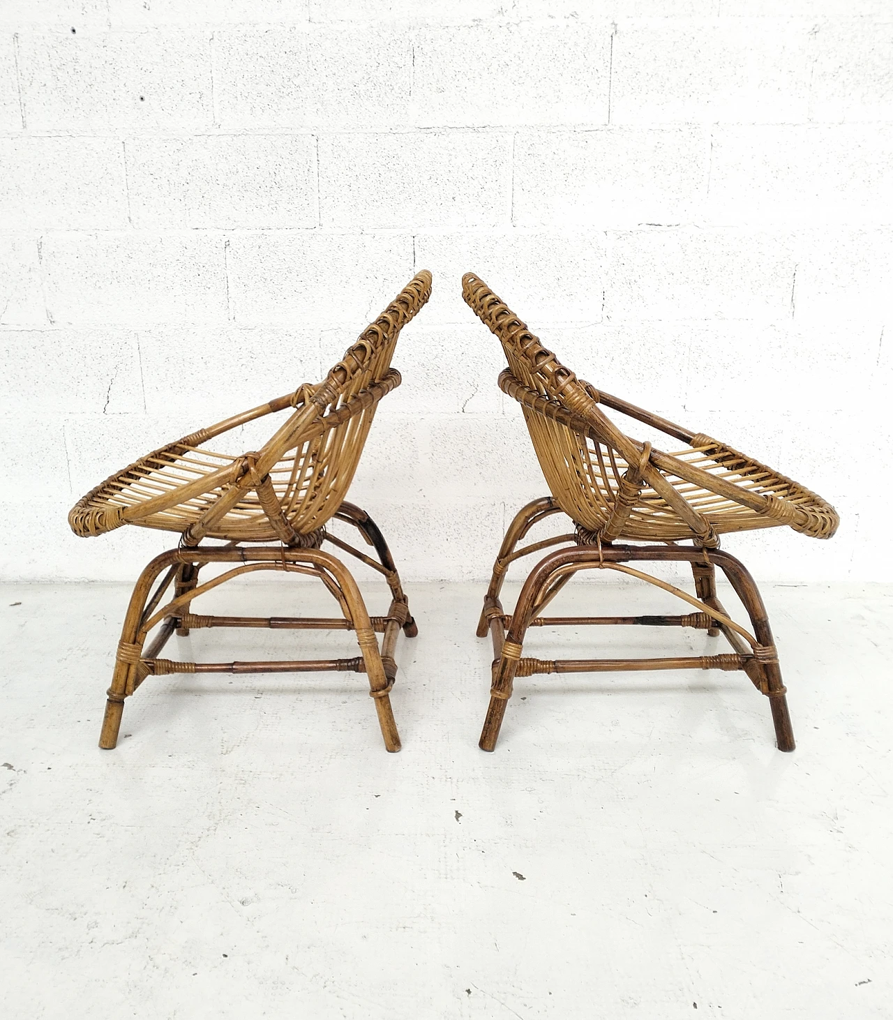 Pair of egg-shaped wicker chairs by Bonacina, 1960s 12