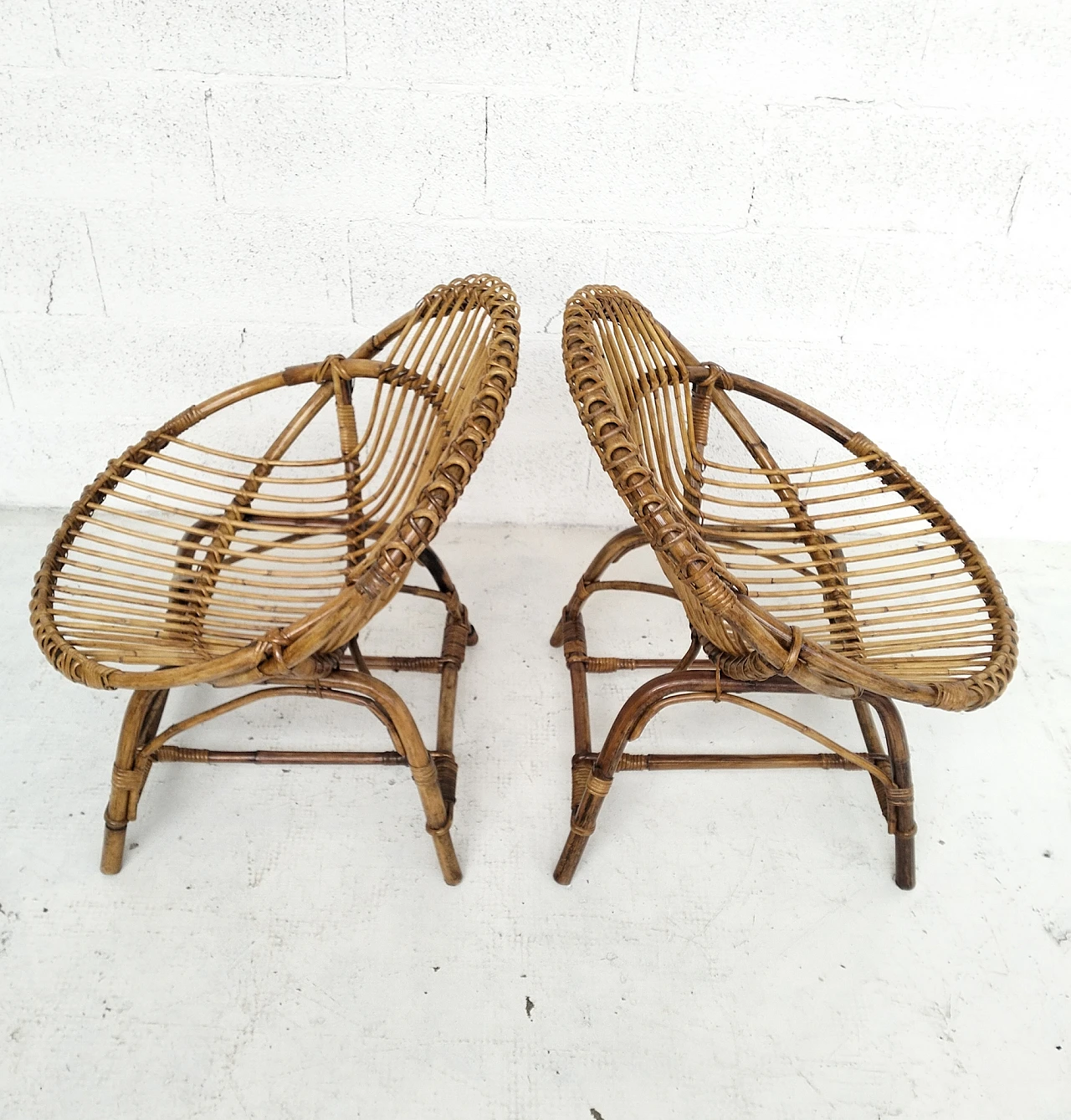 Pair of egg-shaped wicker chairs by Bonacina, 1960s 13