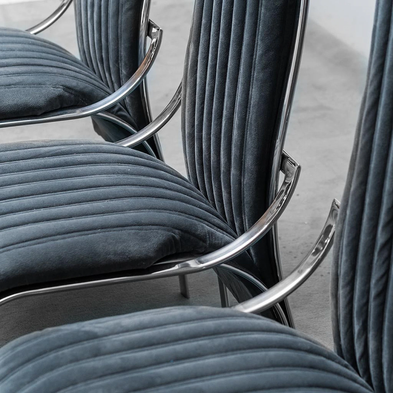 4 Chairs in metal and velvet, 1970s 2