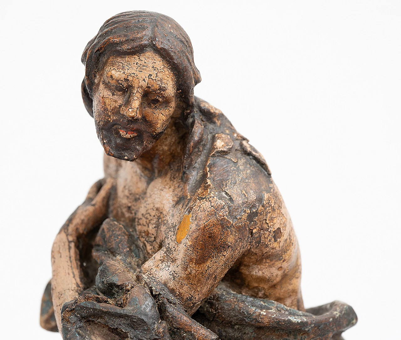 Polychrome wooden sculpture depicting Christ with putto, 17th century 3