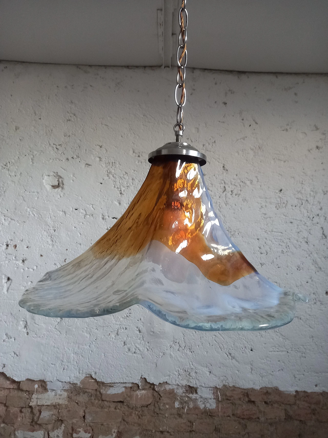 Two-tone Murano glass chandelier, 1970s 5