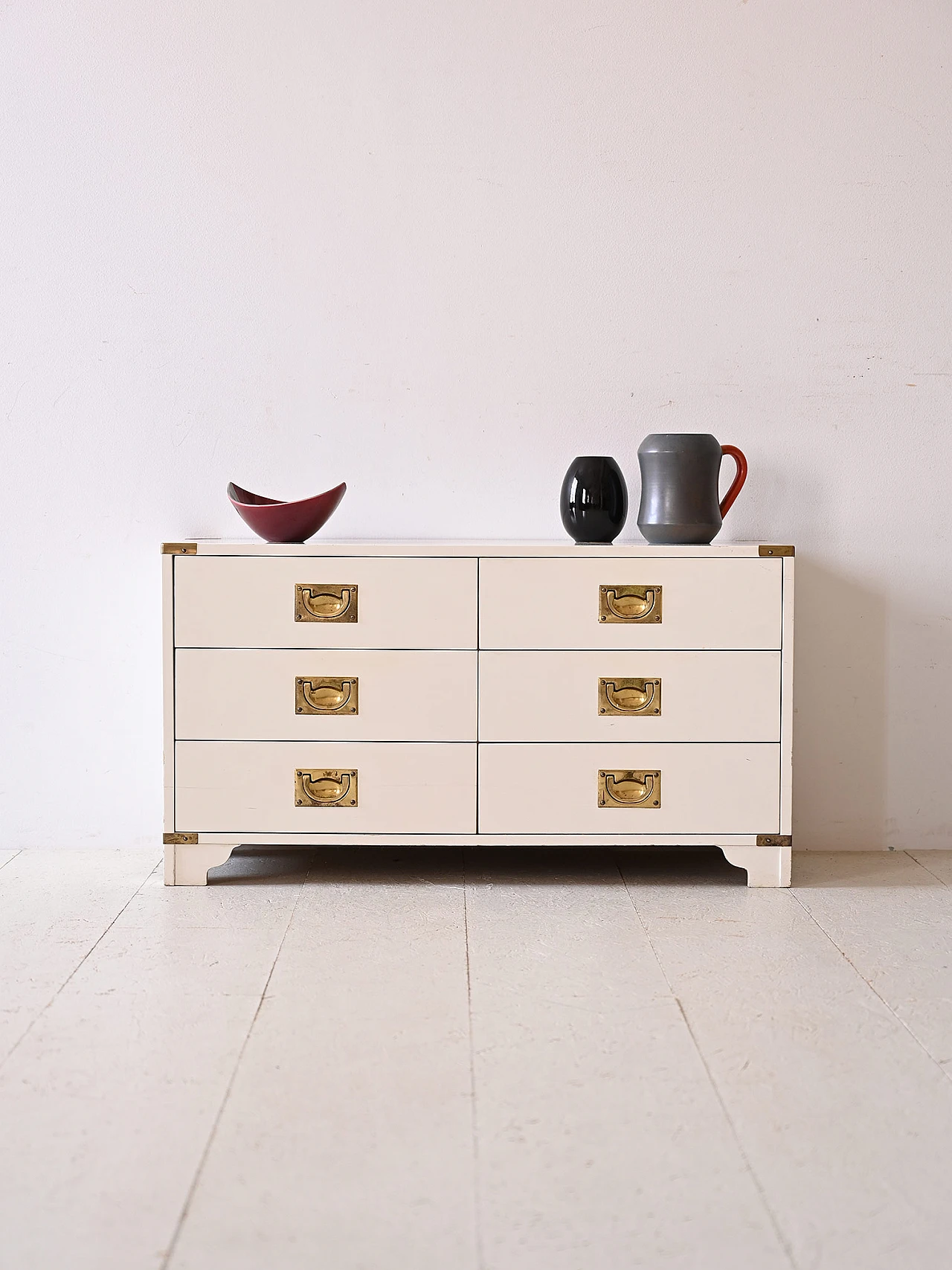 White-stained wood and gilded metal chest of drawers, 1960s 1