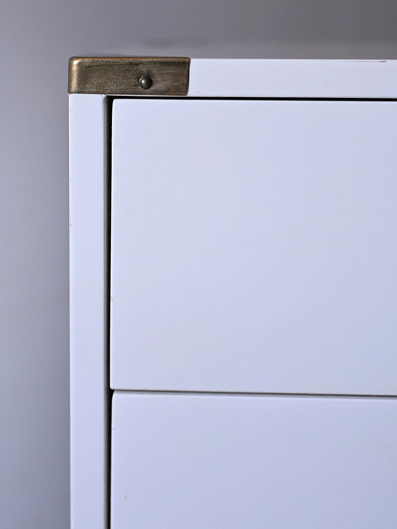 White-stained wood and gilded metal chest of drawers, 1960s 6