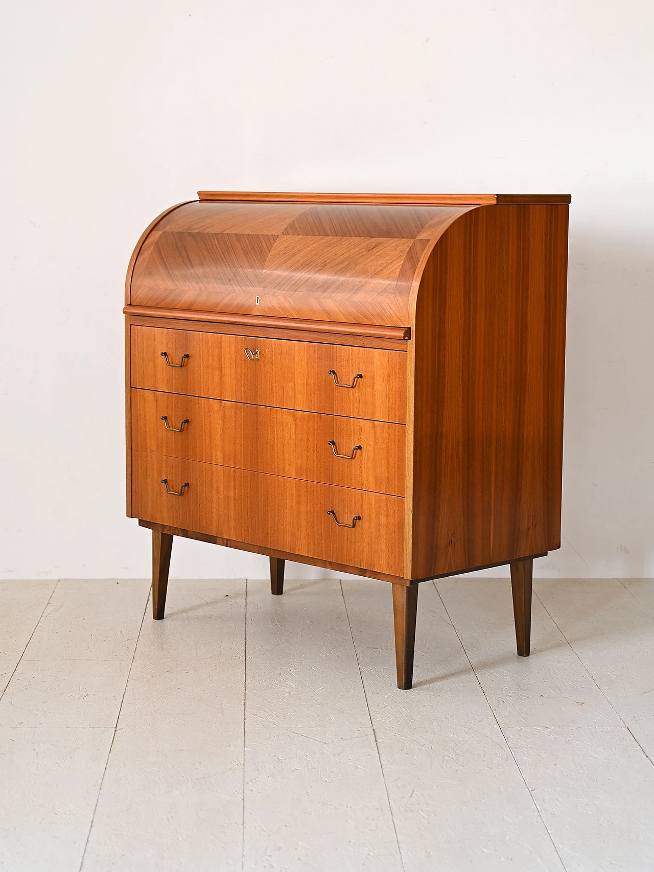 Secretaire danese in legno con maniglie in metallo, anni '60 6