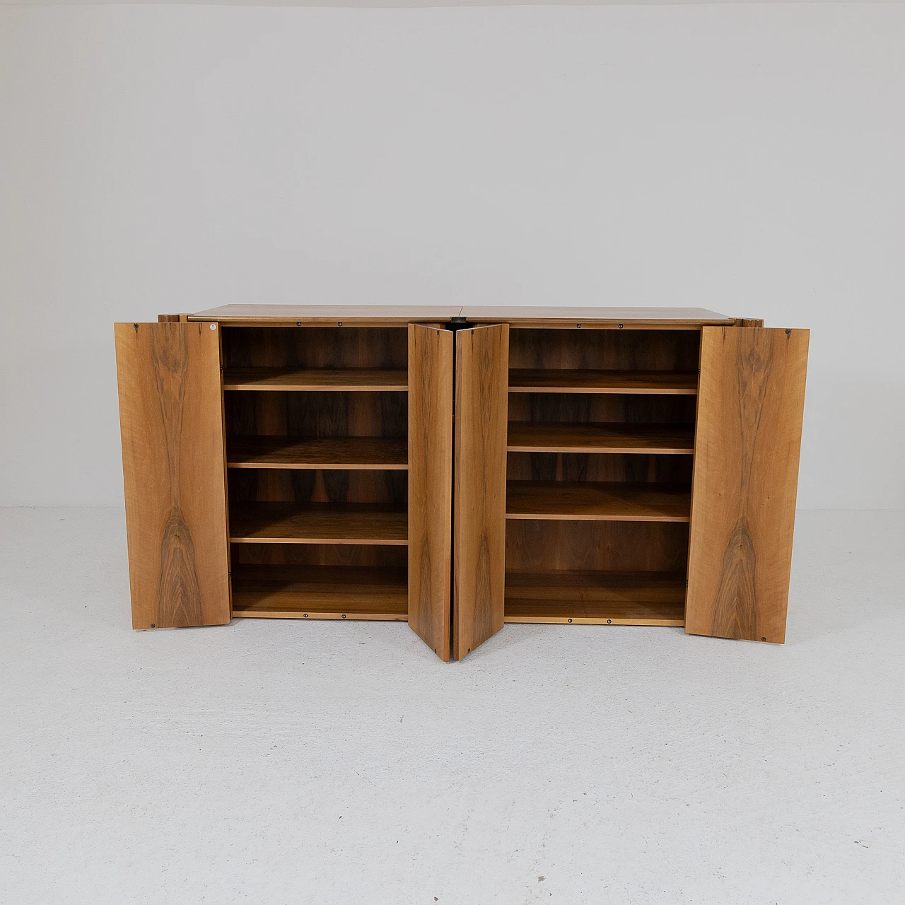 Credenza Scuderia di C. Scarpa per Bernini, anni '70 7