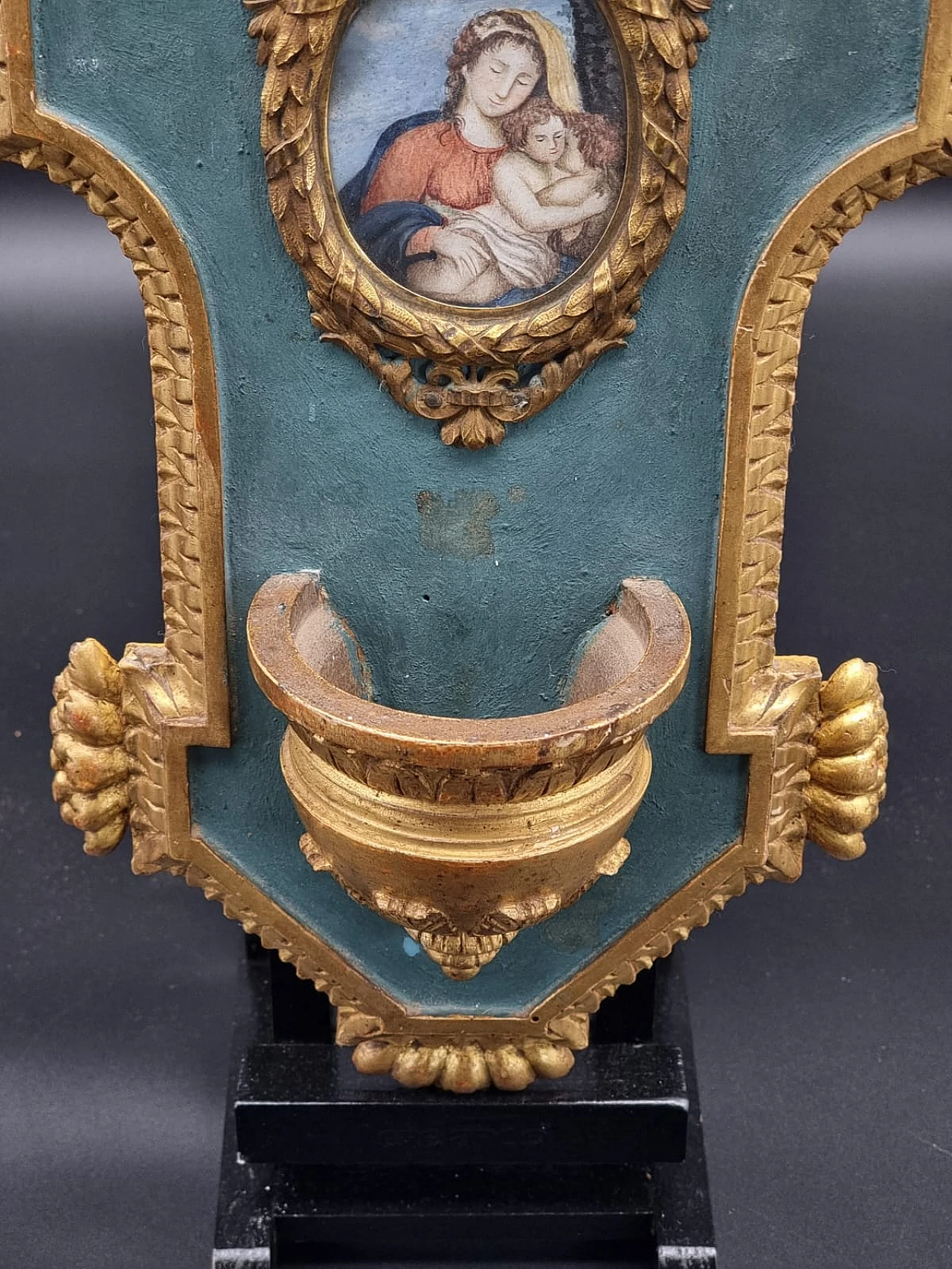 Wooden stoup with miniature, late 18th century 3
