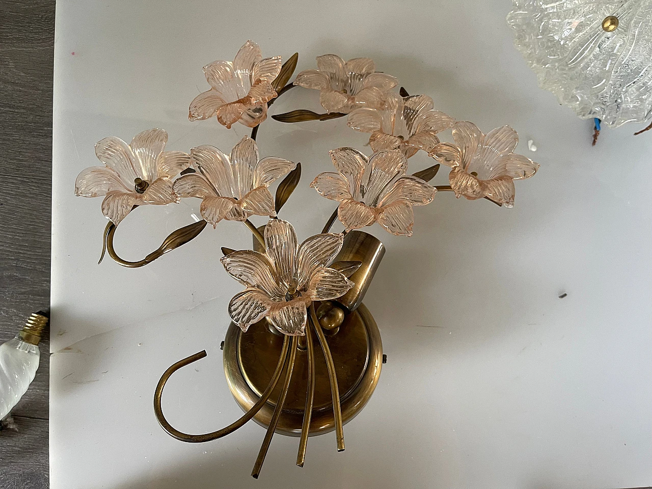 Pair of wall lights with pink Murano glass flowers, 1970s 7