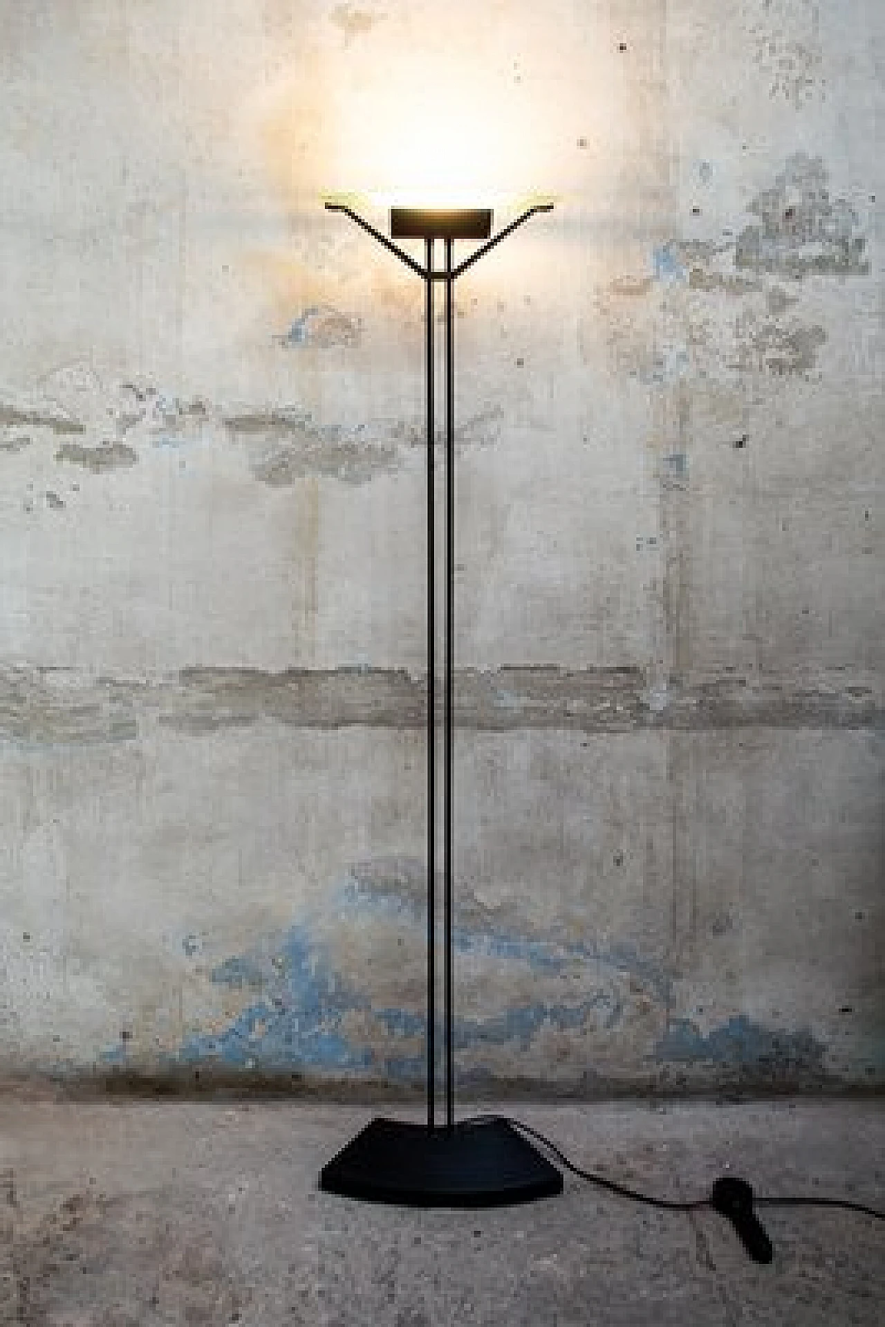 Accademia floor lamp by Shigeaki Asahara for Luci, 1980s 1